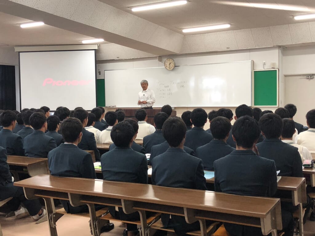 秀岳館高校サッカー部の育成の根底にあるものは Jリーガー11人を育てた段原一詞監督インタビュー ジュニアサッカーnews 秀岳館高校サッカー部の育成の根底にあるものは Jリーガー11人を育てた段原一詞監督インタビュー ジュニアサッカーnews