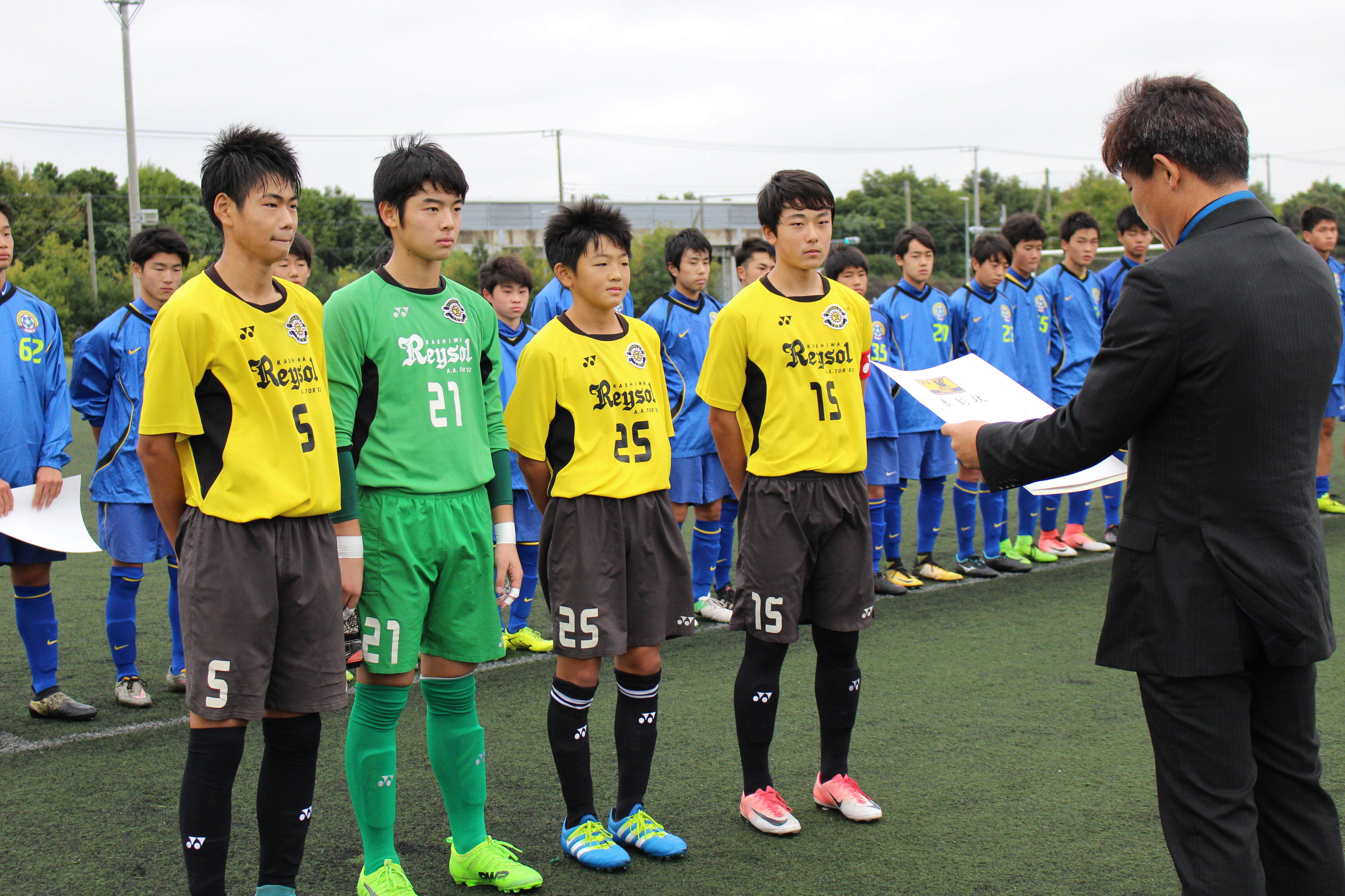 表彰式写真等 追加 マッチレポ 17高円宮杯千葉県選手権 代表決定戦 市原スポレクパークからお届けしました ジュニアサッカーnews 表彰式写真等 追加 マッチレポ 17高円宮杯千葉県選手権 代表決定戦 市原スポレクパークからお届けしました ジュニアサッカーnews