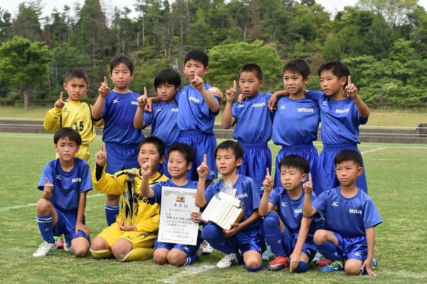 写真掲載 18年度 第4回徳島県u 10サッカー大会 優勝は林崎 里浦ss ジュニアサッカーnews