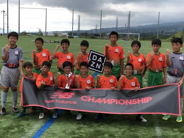 ニューバランスチャンピオンシップ 18 U 12 優勝はfcパーシモン 優勝チーム写真掲載 ジュニアサッカーnews