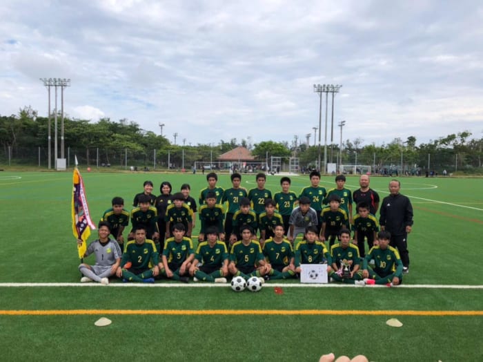 18沖縄県中部地区大会予選リーグ 優勝はコザ高 集合写真掲載 ジュニアサッカーnews