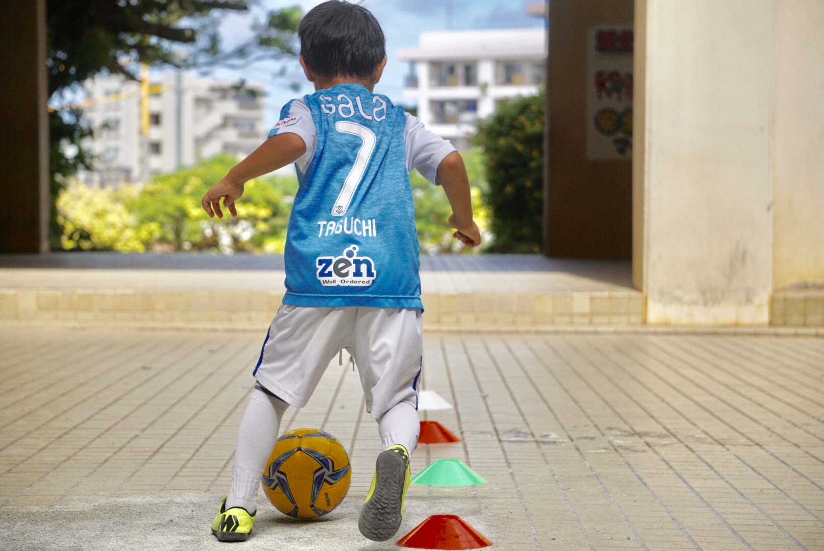 1対1で勝って見返したい 親子で自主練するなら Pr ジュニアサッカーnews 1対1で勝って見返したい 親子で自主練するなら Pr ジュニアサッカーnews