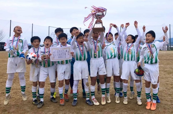 福岡少年サッカー応援団 みんなのnews 優勝は東福岡aaa 第15回フェニックスカップジュニアサッカー大会 U 12