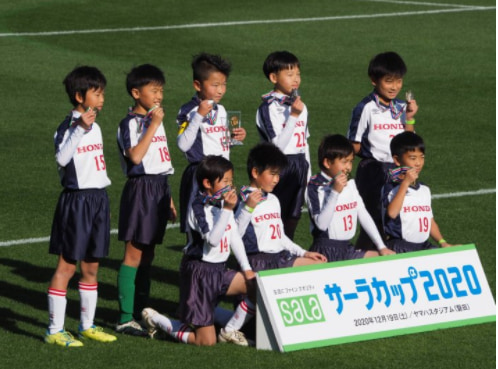 年度 サーラカップ決勝大会 静岡開催 Aリーグはhonda Fc Bリーグは名古屋グランパス Cリーグはfcアロンザが優勝 ジュニアサッカーnews