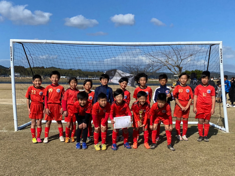 優勝チーム写真掲載 年度tomoni Ganbarowスーパーカップu 9サッカー大会 優勝はfcアラーラ鹿児島 ジュニアサッカーnews