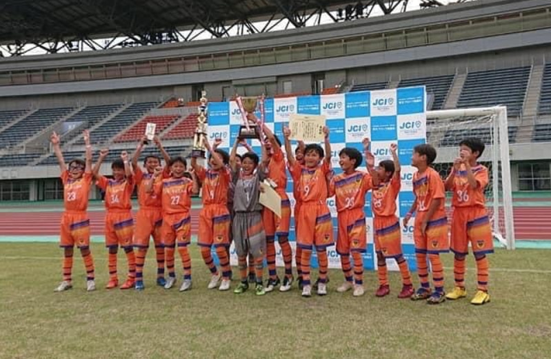 優勝チーム写真掲載 21第7回jcカップ U 11少年少女サッカー大会 埼玉県予選大会 Fc Velsaが初優勝 ジュニアサッカーnews 優勝チーム写真掲載 21第7回jcカップ U 11少年少女サッカー大会 埼玉県予選大会 Fc Velsaが初優勝 ジュニアサッカーnews
