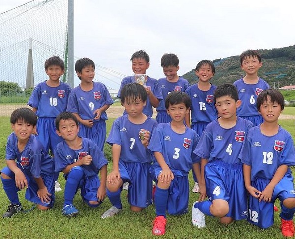 21年度 海南サッカー協会杯 低学年の部 和歌山 優勝はグループa 巽 グループb 下津 グループc ソラティオーラc ジュニアサッカー News 21年度 海南サッカー協会杯 低学年の部 和歌山 優勝はグループa 巽 グループb 下津 グループc ソラティオーラc ジュニアサッカー News