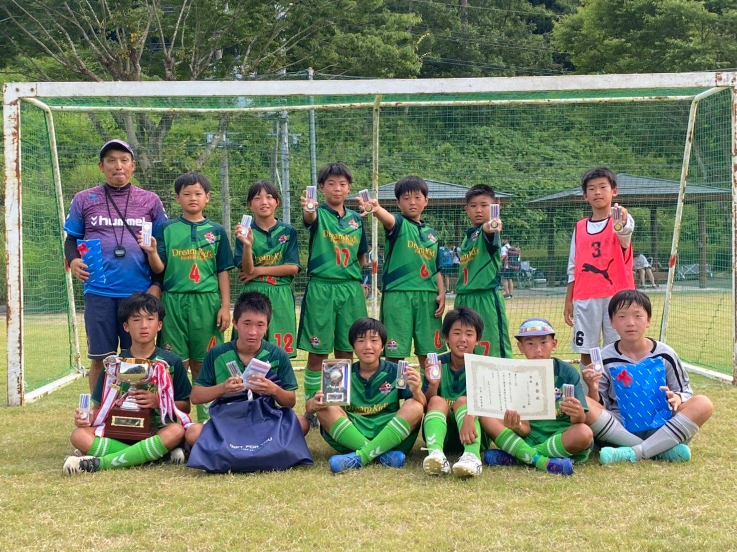 優勝チーム写真掲載 21年度 アリアーレカップu 12 大分 優勝はドリ ムキッズsc ジュニアサッカーnews 優勝チーム写真掲載 21年度 アリアーレカップu 12 大分 優勝はドリ ムキッズsc ジュニアサッカーnews