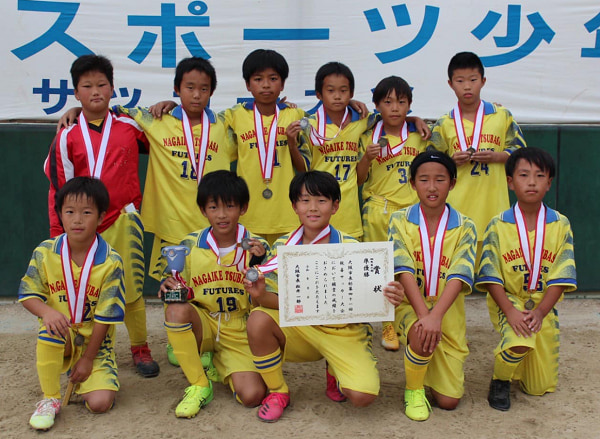 21年度 大阪市長杯第41回親善サッカー大会 オータムサッカーフェスタin舞洲 第23回4年生大会 優勝はエストレアfc ジュニアサッカーnews