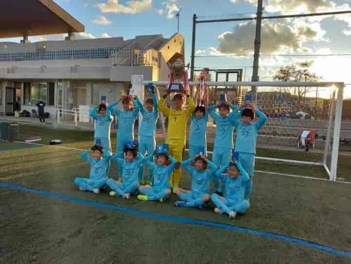優勝チーム写真追加 21年度 横須賀カップ招待少年サッカー大会 6年生大会 神奈川県 優勝はfc中原 48チームの頂点に 全結果情報ありがとうございます ジュニアサッカーnews