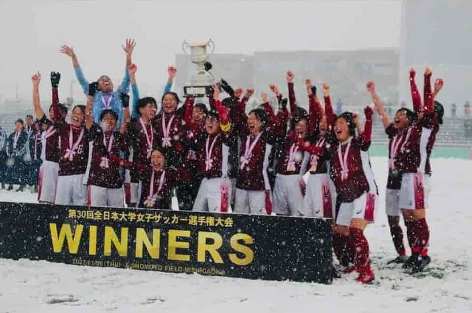 優勝校写真追加 21年度 全日本大学女子サッカー選手権 インカレ 優勝は早稲田大 4年ぶり7回目の優勝 雪の中での接戦制す ジュニアサッカー News