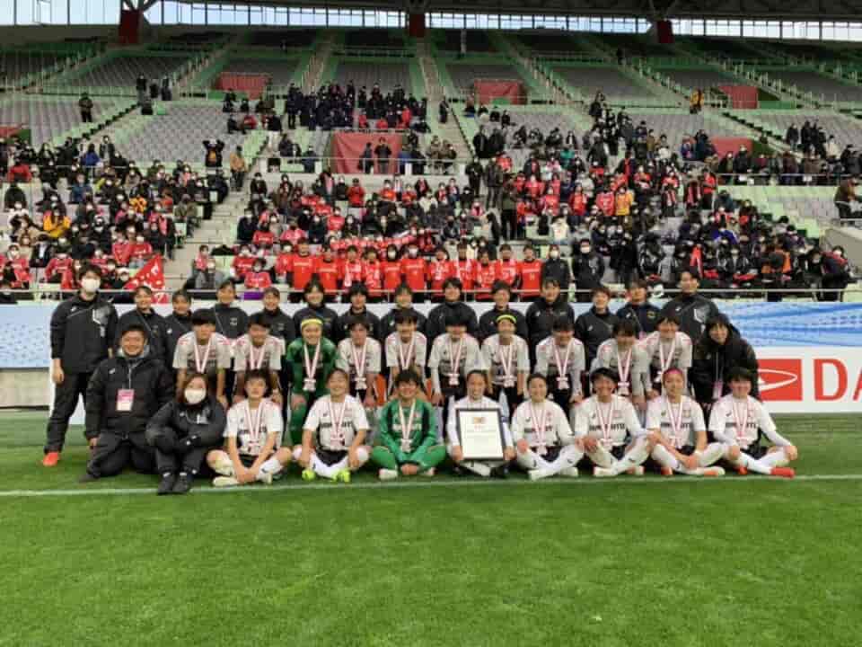 優勝 準優勝校写真追加 21年度 第30回全日本高校女子サッカー選手権 全国大会 兵庫 神村学園が16年ぶり3回目の優勝 夏冬二冠達成 ジュニアサッカーnews