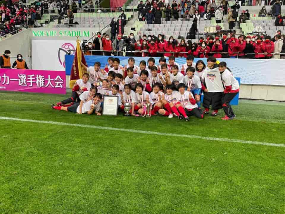 優勝 準優勝校写真追加 21年度 第30回全日本高校女子サッカー選手権 全国大会 兵庫 神村学園が16年ぶり3回目の優勝 夏冬二冠達成 ジュニアサッカーnews