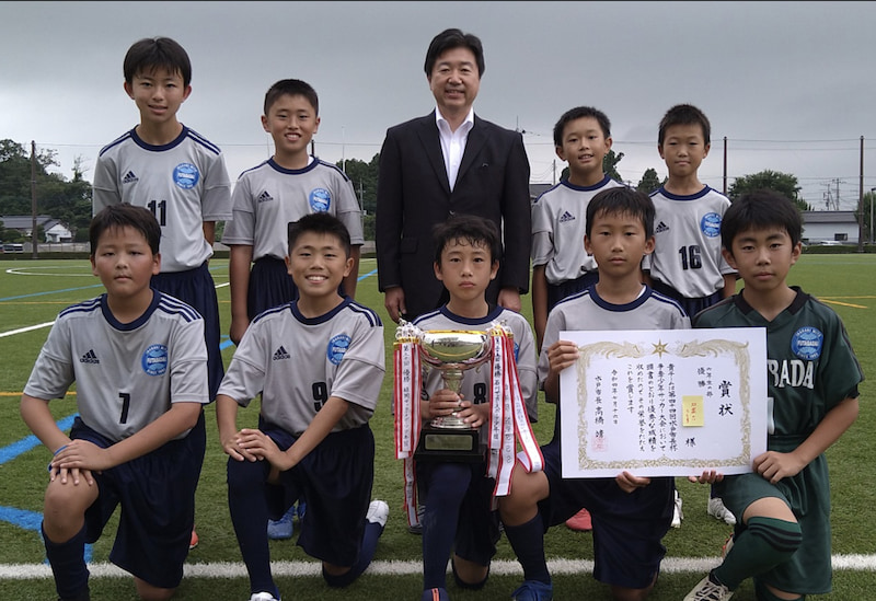 全学年優勝チーム写真掲載 22年度 第44回水戸市長杯サッカー大会 茨城 4年生の部優勝は吉田sss 6年生の部優勝は双葉台sss ジュニア サッカーnews