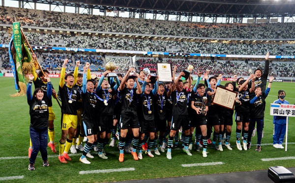写真 優秀選手掲載 22年度 第101回全国高校サッカー選手権大会 全国大会 優勝は岡山学芸館 初優勝 ジュニアサッカーnews