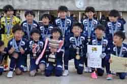 【優勝チーム写真掲載】第4回 OKAYAカップ三重県U10サッカー大会 2023 優勝はLA vita FC！準優勝はSAKAE FC 12/17決勝トーナメント結果掲載！