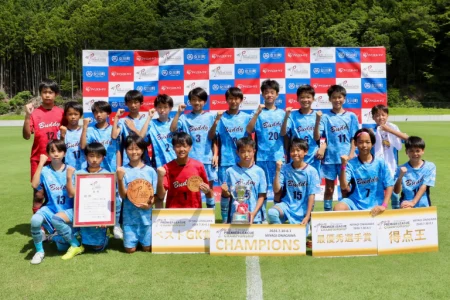 【優勝写真、各賞掲載】プレミアリーグU-11チャンピオンシップ2024 優勝はバディーSC、川崎フロンターレとの神奈川対決を制す！
