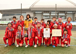 【優勝写真掲載】2025年度 第6回OKAYA CUPU10三重県女子U10サッカー大会 優勝は三重FCクイーンズ！
